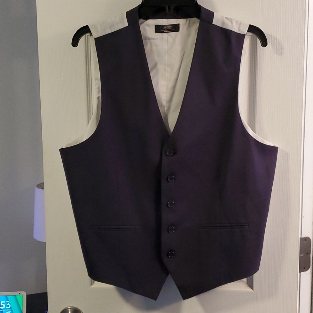 Arrow Tudedo Vest in Navy